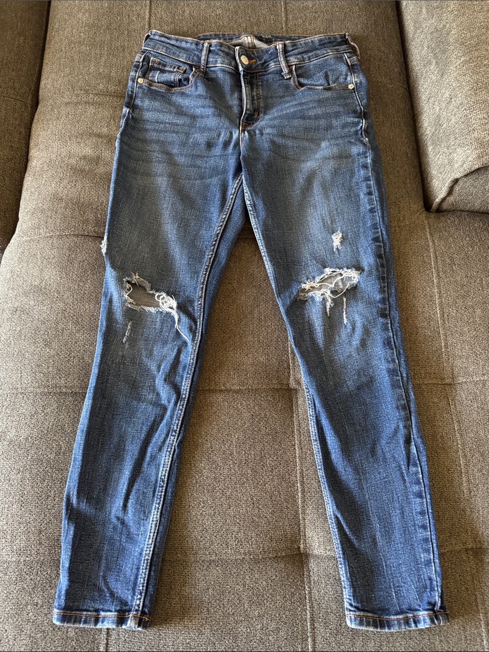 Old Navy Rockstar Super Skinny Ripped Jeans